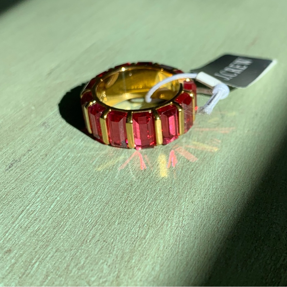 BEAUTIFUL J. Crew Faceted Crystal band Red & Gold ring size 6